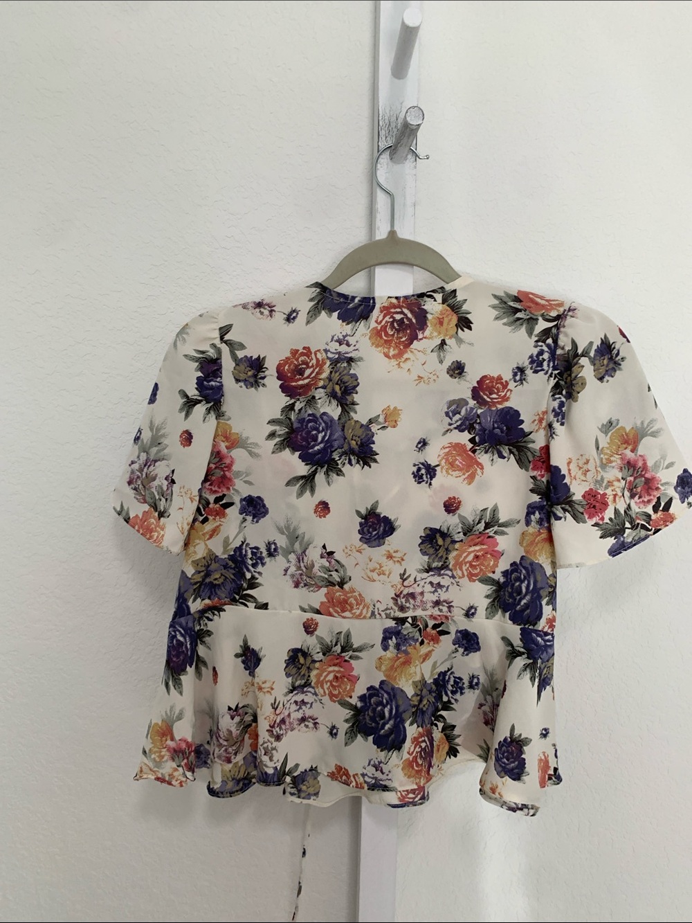 Kimchi Blue Floral Lace-Up Cream Short Sleeve Blouse - Picture 5 of 8